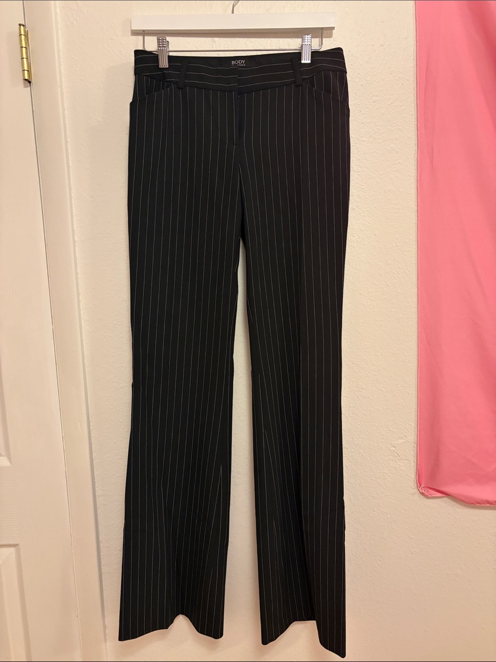 BODY BY VICTORIA The Christie Fit Black Pinstripe Work Dress Pants 👖